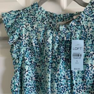 ⬇️🎉HP!🎉NWT LOFT Blue Turqouse Ruffle Floral Sleeveless High Neck Blouse Petite